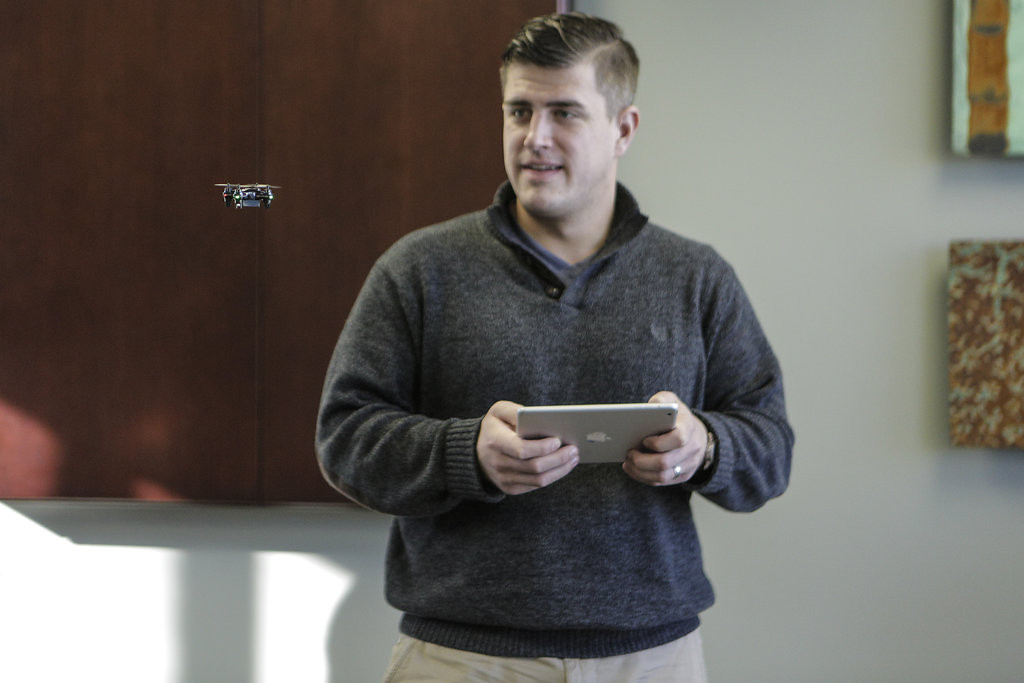 Axis VIDIUS ™ - The World's Smallest FPV Drone™