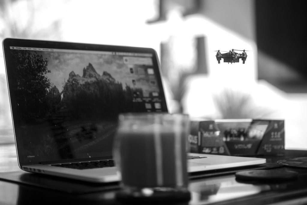 Axis VIDIUS ™ - The World's Smallest FPV Drone™