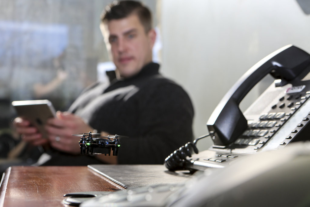 Axis VIDIUS ™ - The World's Smallest FPV Drone™